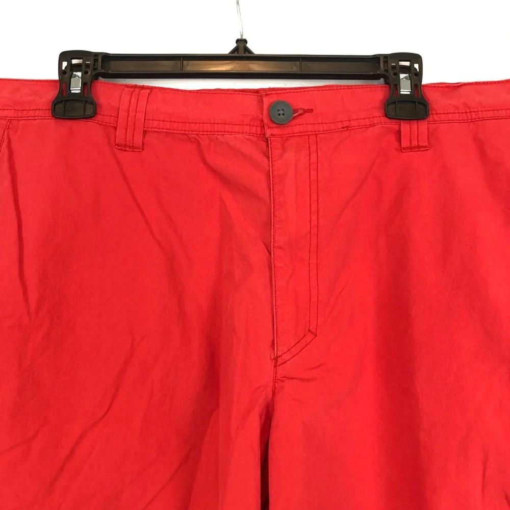 Columbia Flat Front Casual Chino Shorts Men's Size 40W Red Mid Rise‎ Pockets